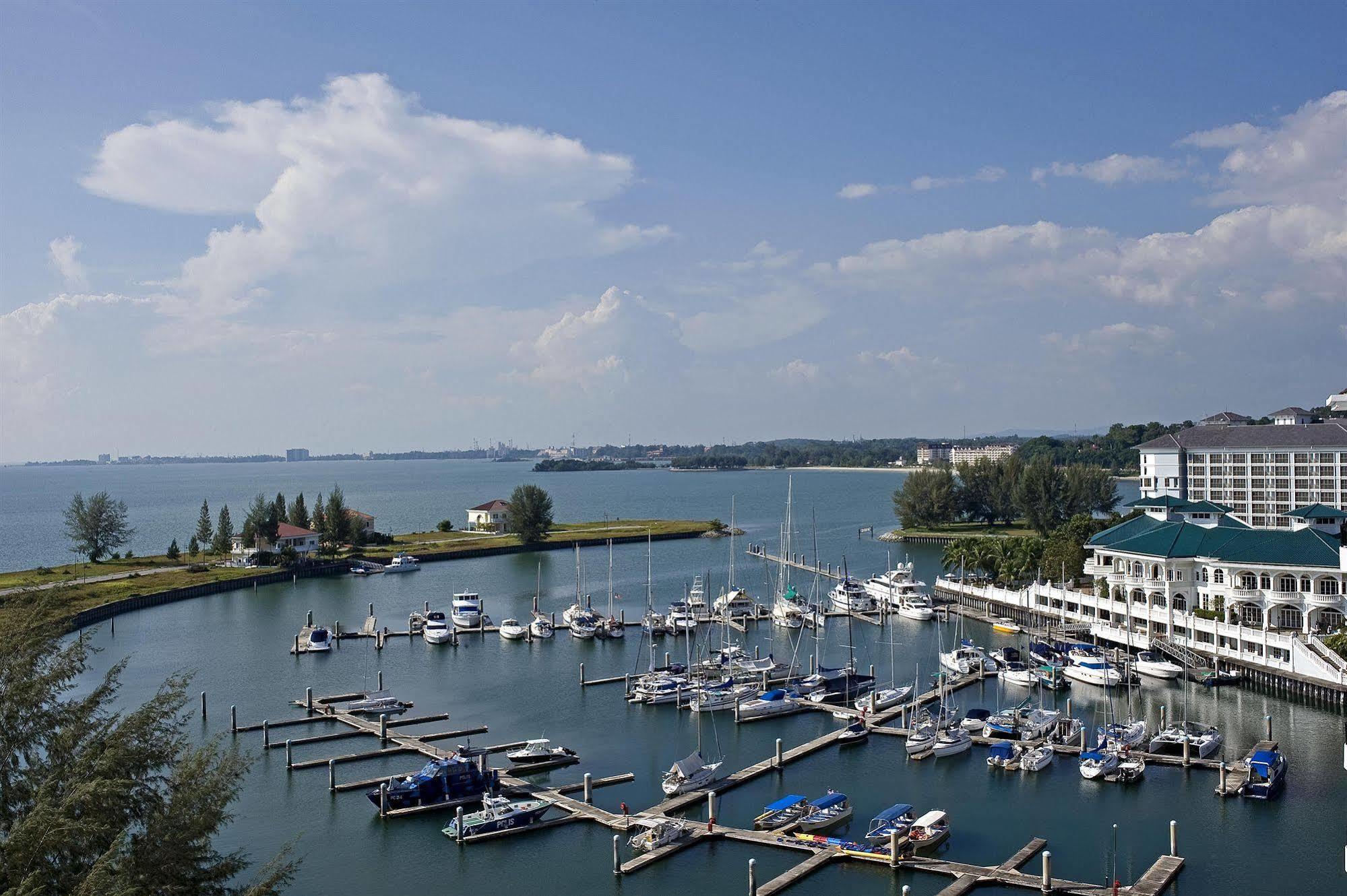 Avillion Admiral Cove Hotel Port Dickson Exterior photo